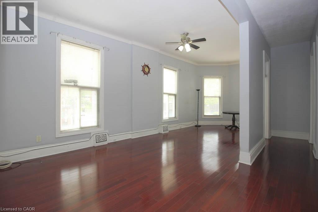 Photo 3 of 83 Walnut Street S Unit Upper Level, Hamilton ON