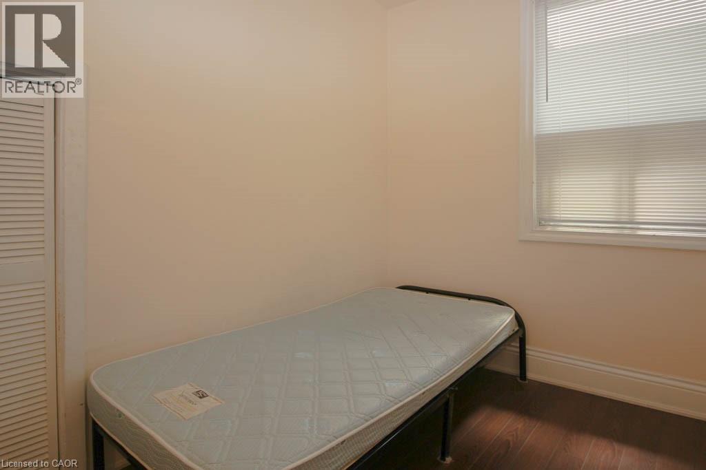 Photo 12 of 83 Walnut Street S Unit Upper Level, Hamilton ON