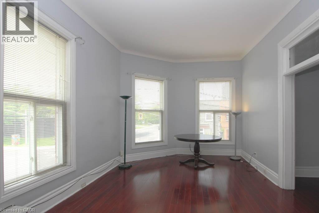Photo 11 of 83 Walnut Street S Unit Upper Level, Hamilton ON