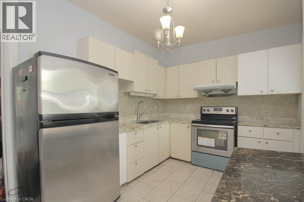 Photo 13 of 83 Walnut Street S Unit Upper Level, Hamilton ON