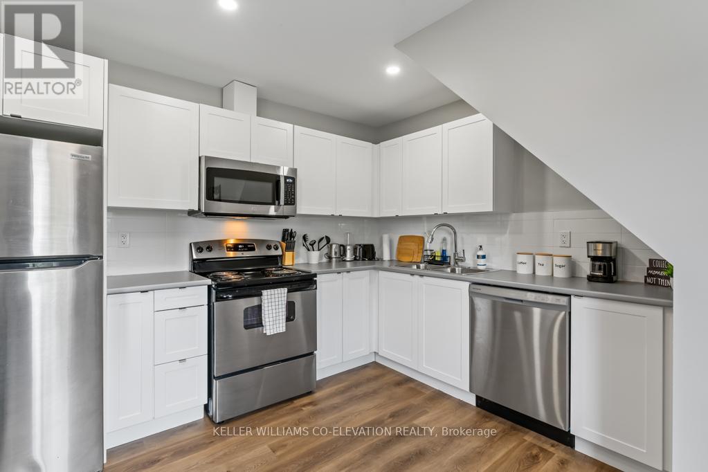 Photo 31 of 5 164 168 Picton Street E, Hamilton ON