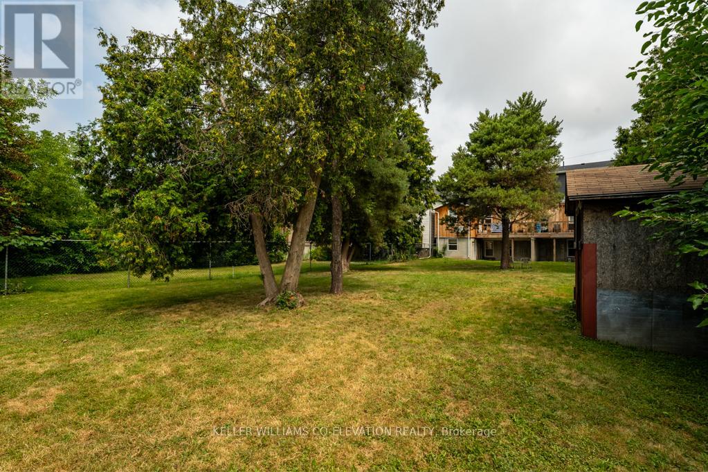 Photo 29 of 5 164 168 Picton Street E, Hamilton ON