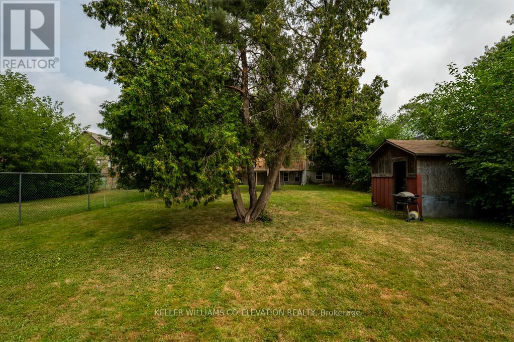 Photo 16 of 5 164 168 Picton Street E, Hamilton ON