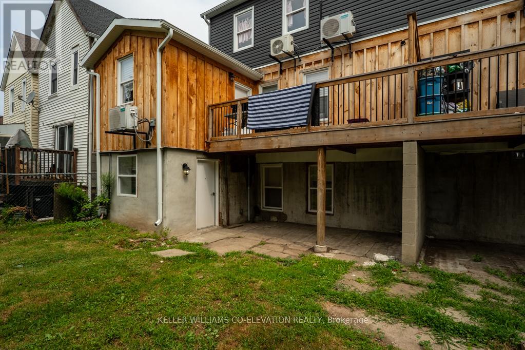 Photo 17 of 5 164 168 Picton Street E, Hamilton ON