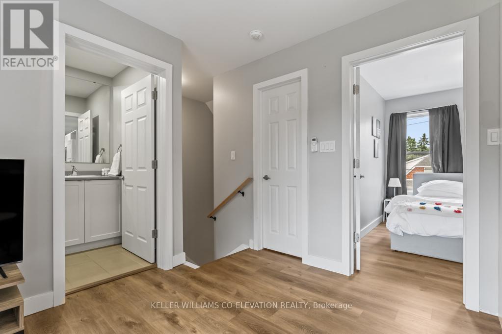 Photo 13 of 5 164 168 Picton Street E, Hamilton ON