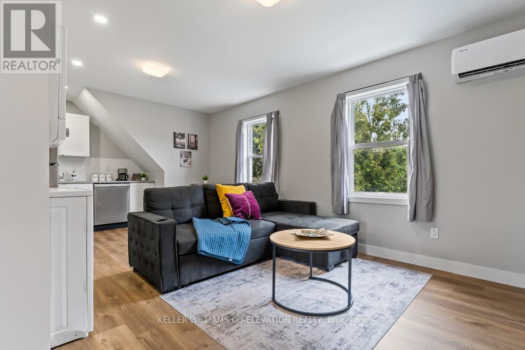 Photo 9 of 5 164 168 Picton Street E, Hamilton ON