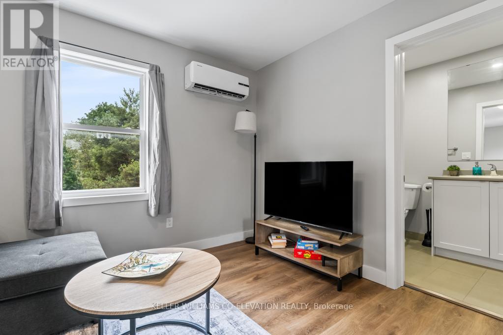 Photo 3 of 5 164 168 Picton Street E, Hamilton ON