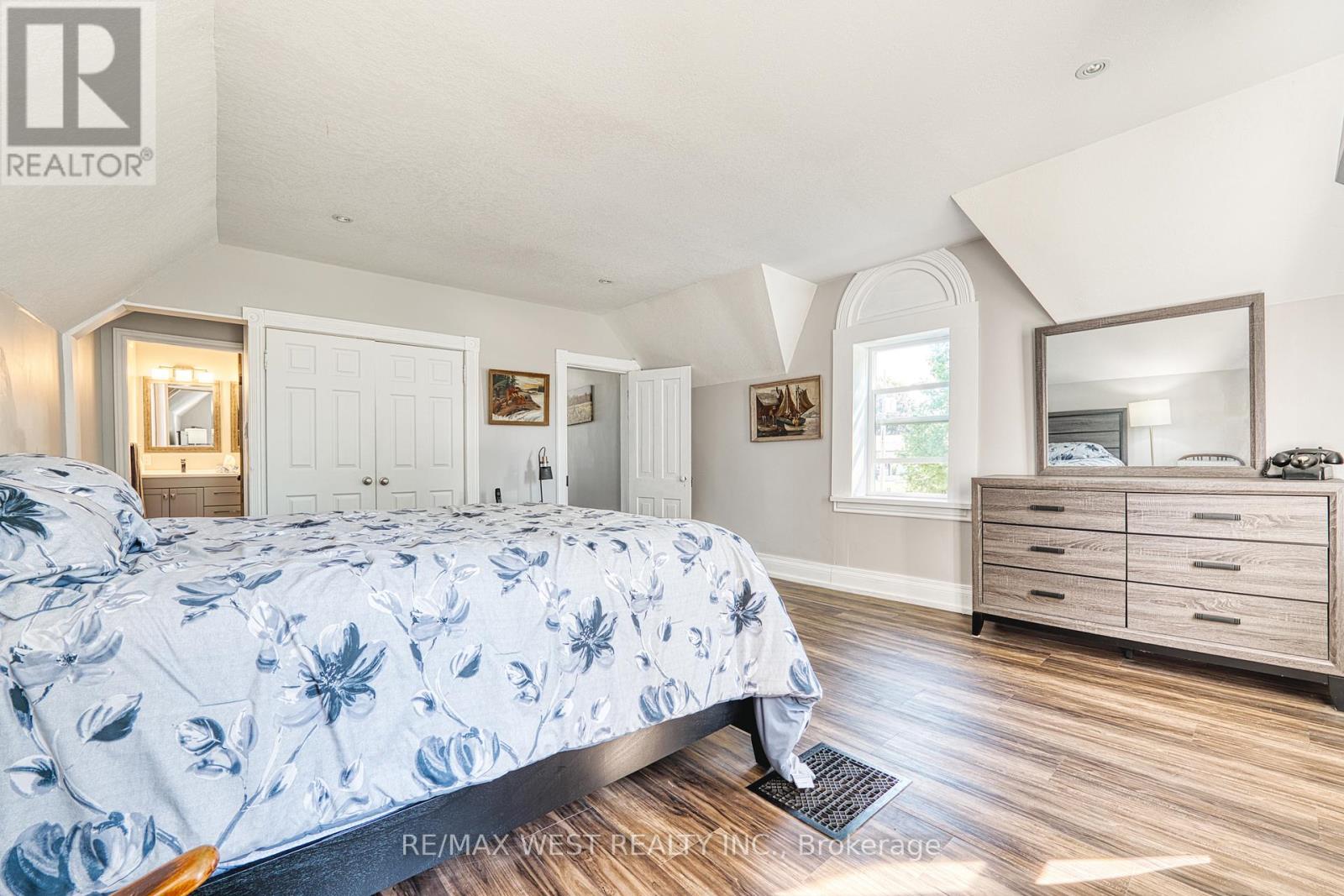 Photo 7 of 3030 Patrick Street, Howick ON