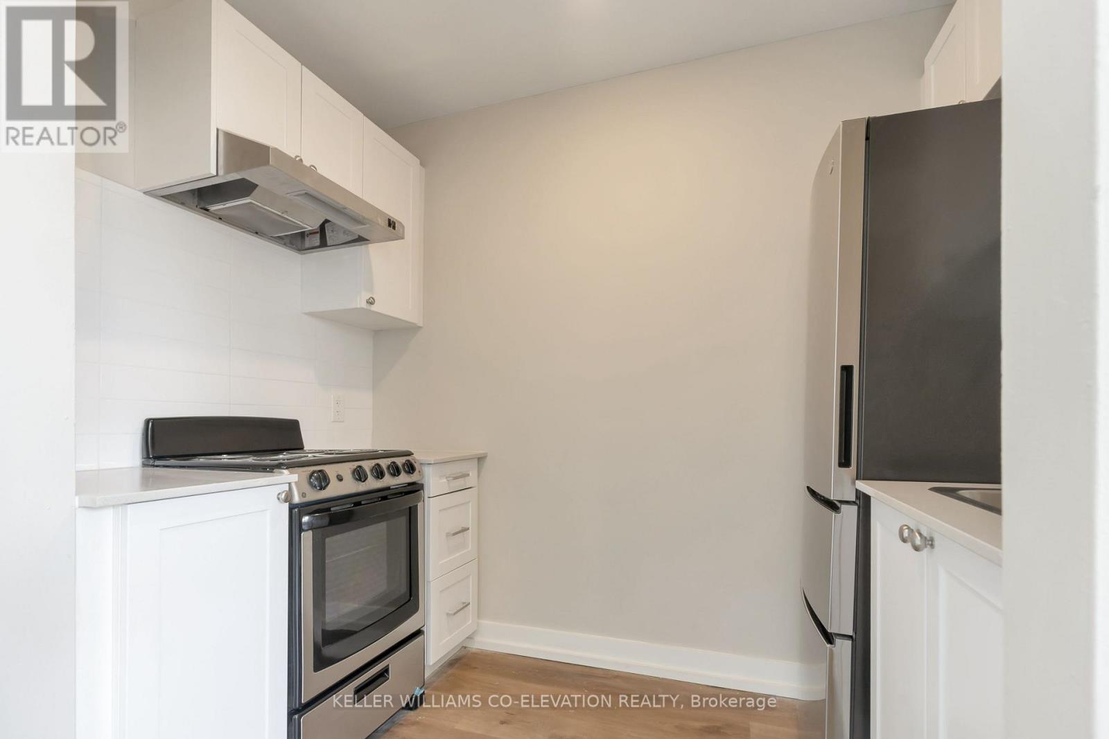 Photo 8 of 14 133 Prospect Street S, Hamilton ON