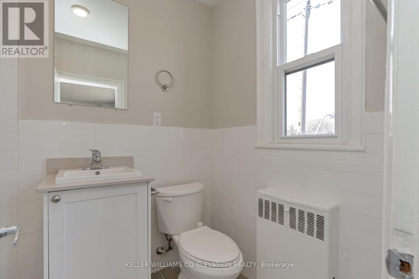 Photo 1 of 14 133 Prospect Street S, Hamilton ON