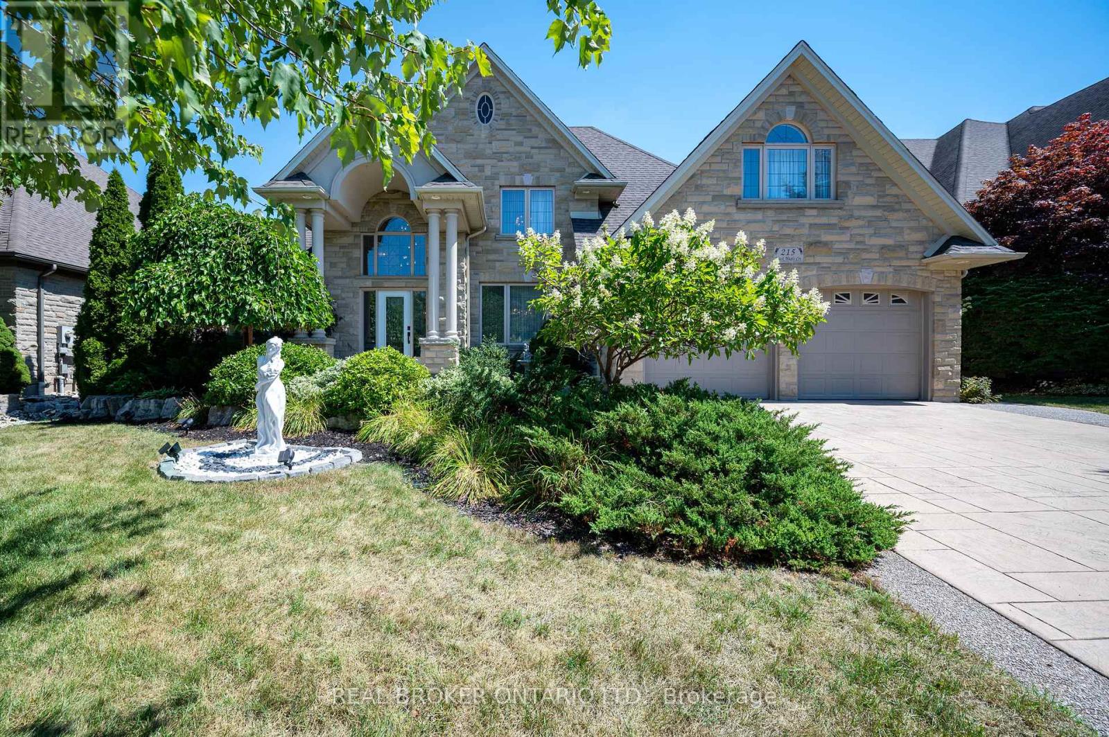 Photo 4 of 215 Black Maple Court, Kitchener ON