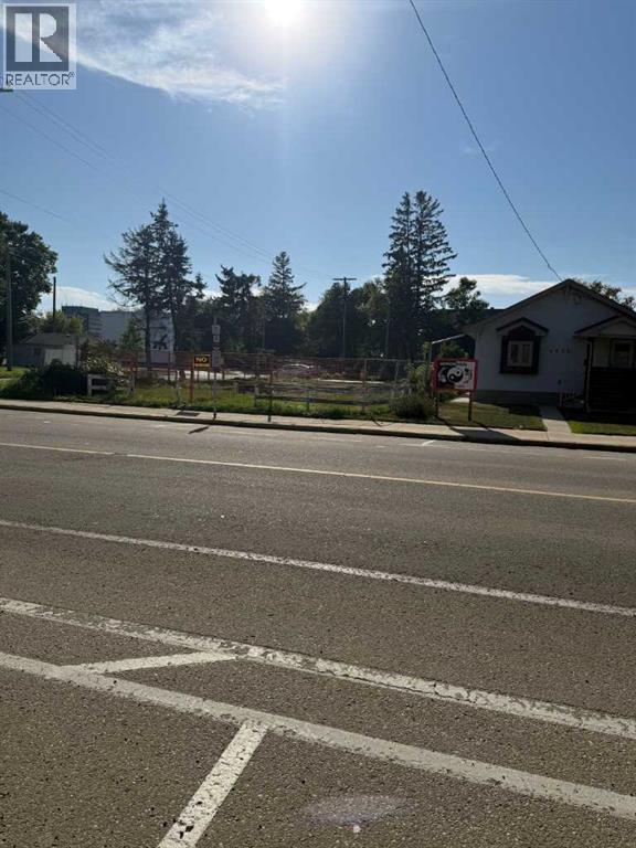 Photo 8 of 4602 48 Avenue, Red Deer AB