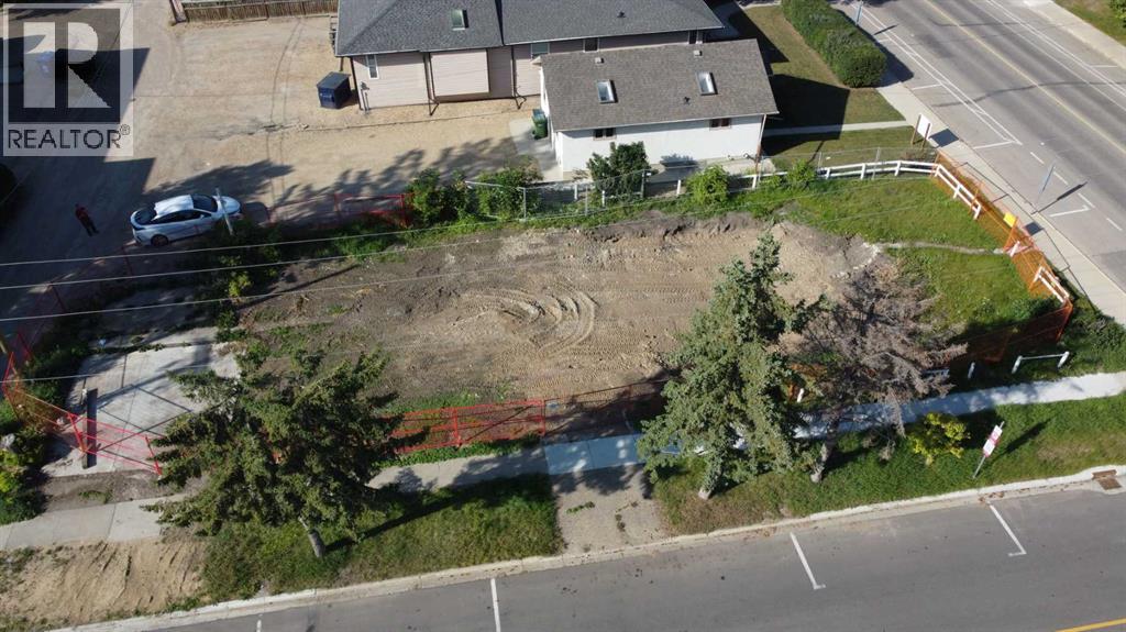 Photo 2 of 4602 48 Avenue, Red Deer AB