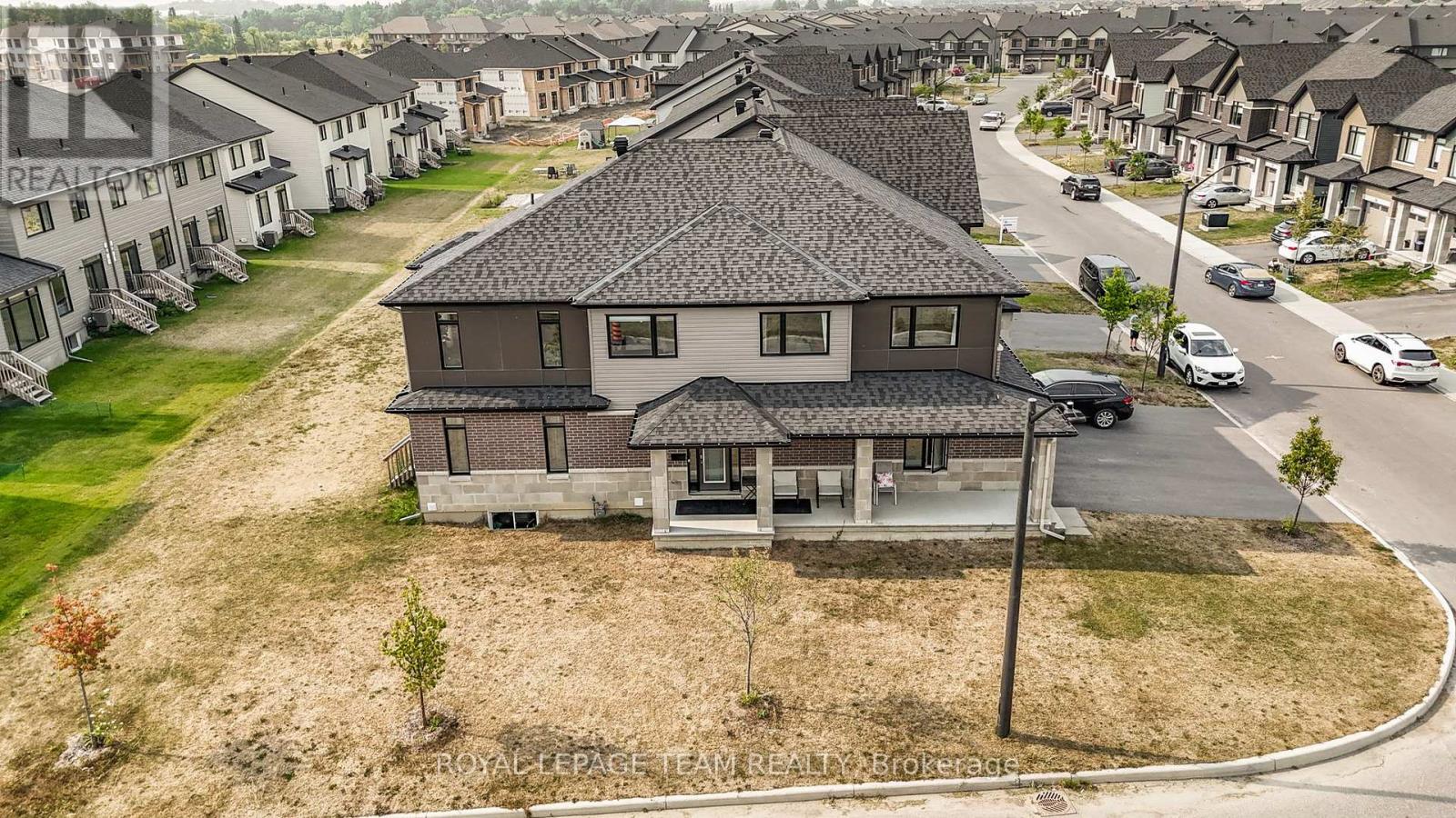 Photo 11 of 91 Heirloom Street, Ottawa ON