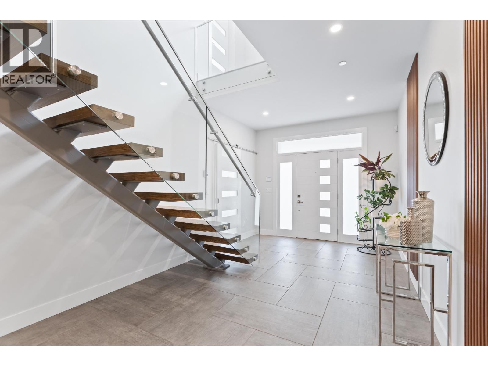 Photo 5 of 12667 227 Street, Maple Ridge BC