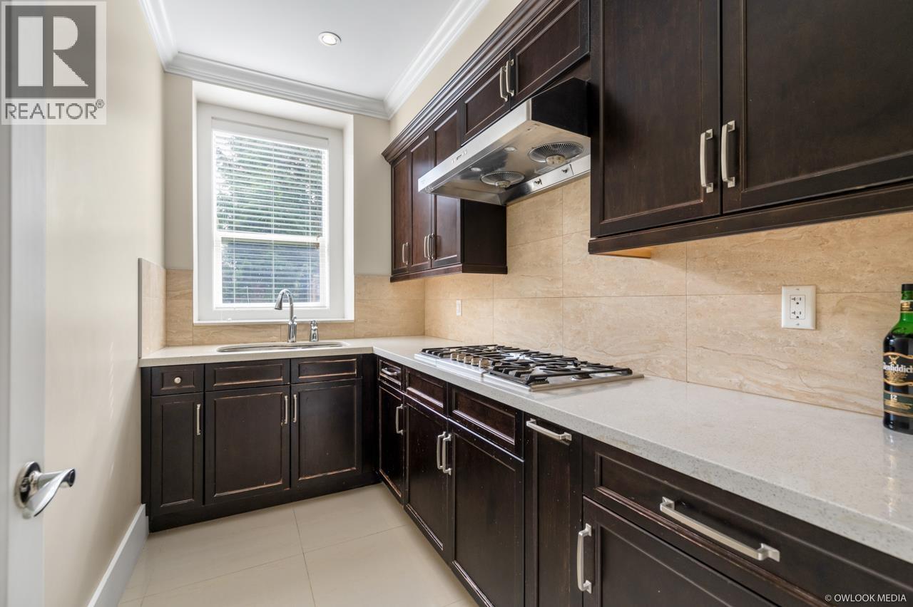 Photo 10 of 5500 Chemainu Drive, Richmond BC