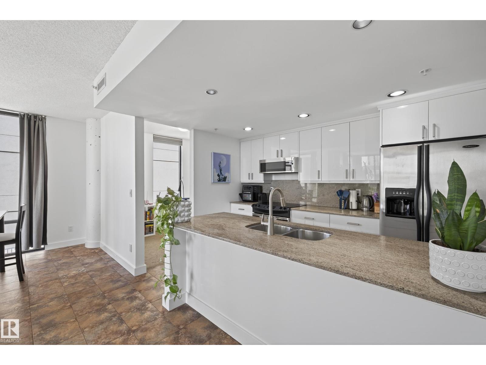 Photo 25 of 701 10028 119 St Nw, Edmonton AB