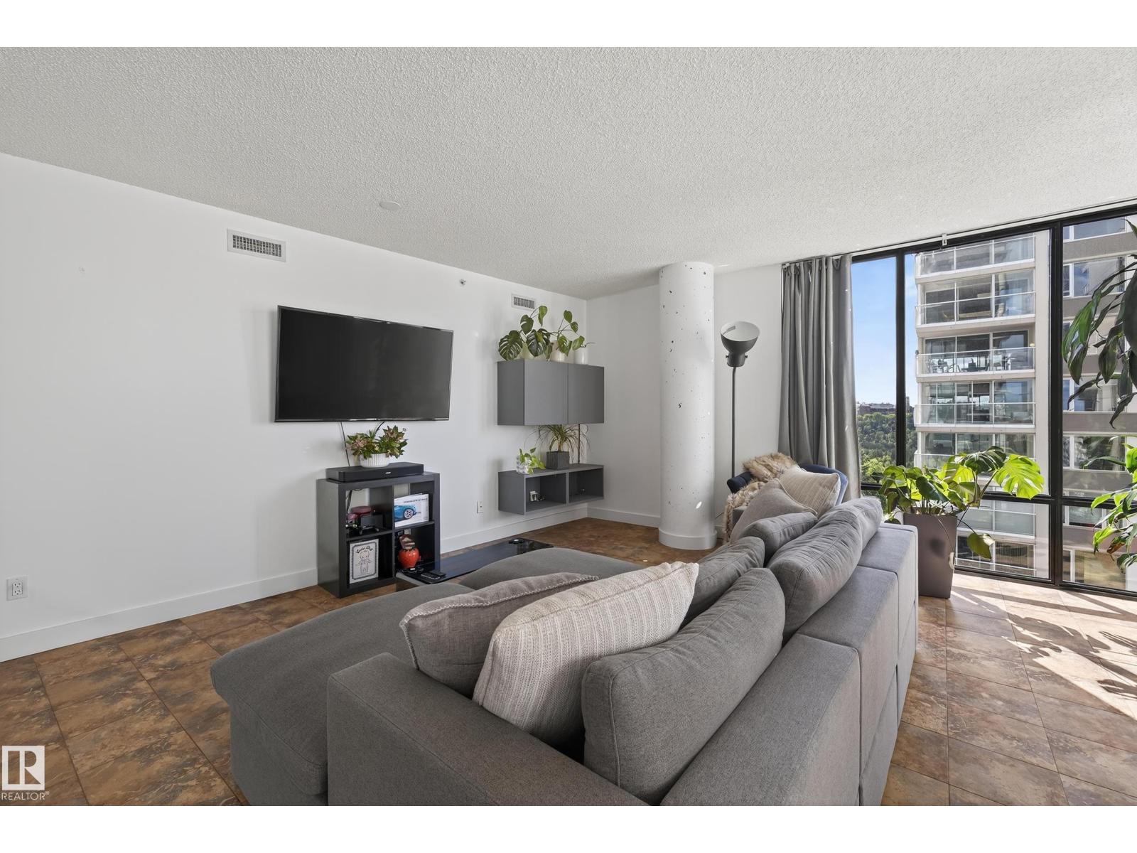 Photo 7 of 701 10028 119 St Nw, Edmonton AB