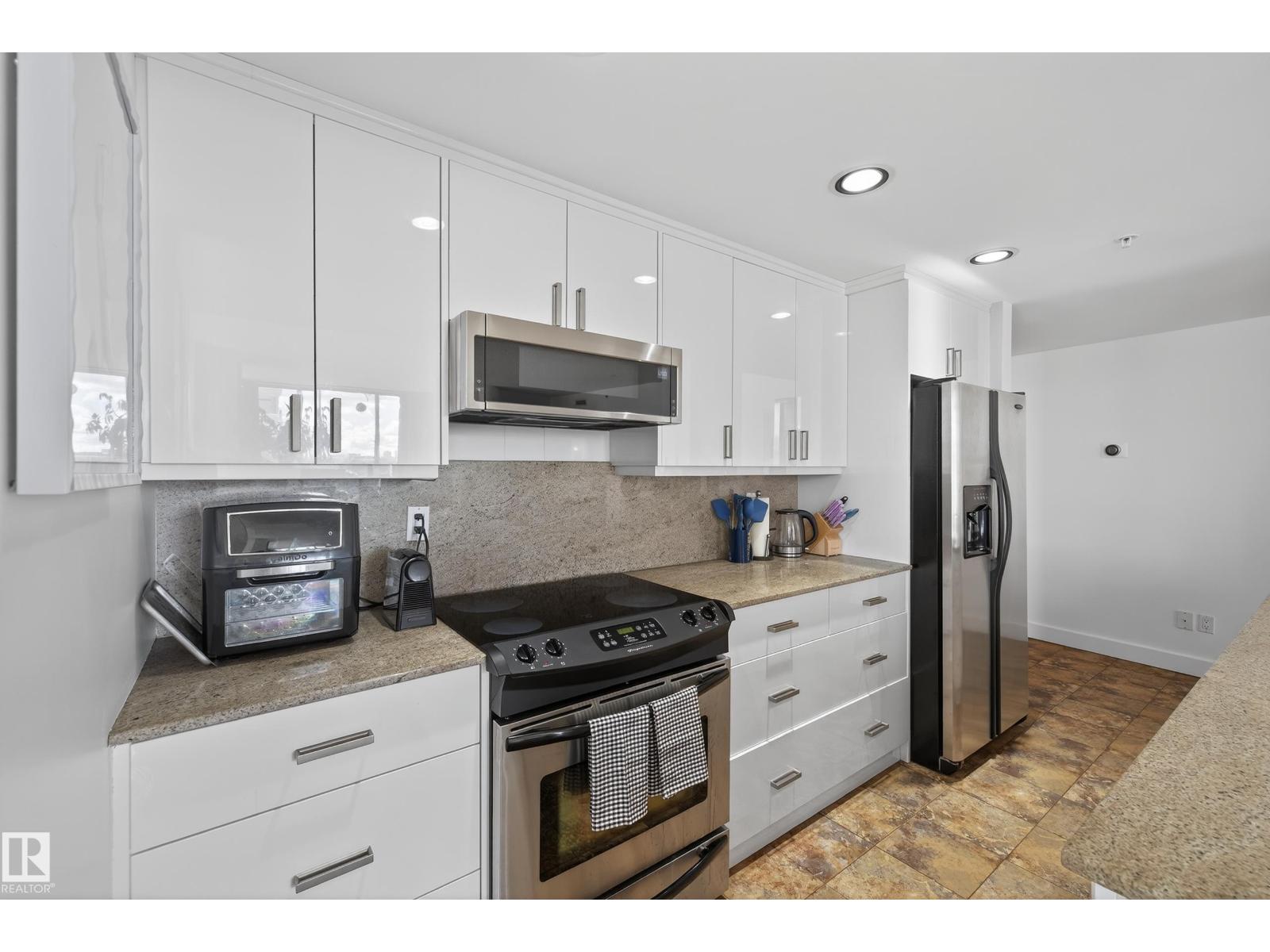 Photo 34 of 701 10028 119 St Nw, Edmonton AB