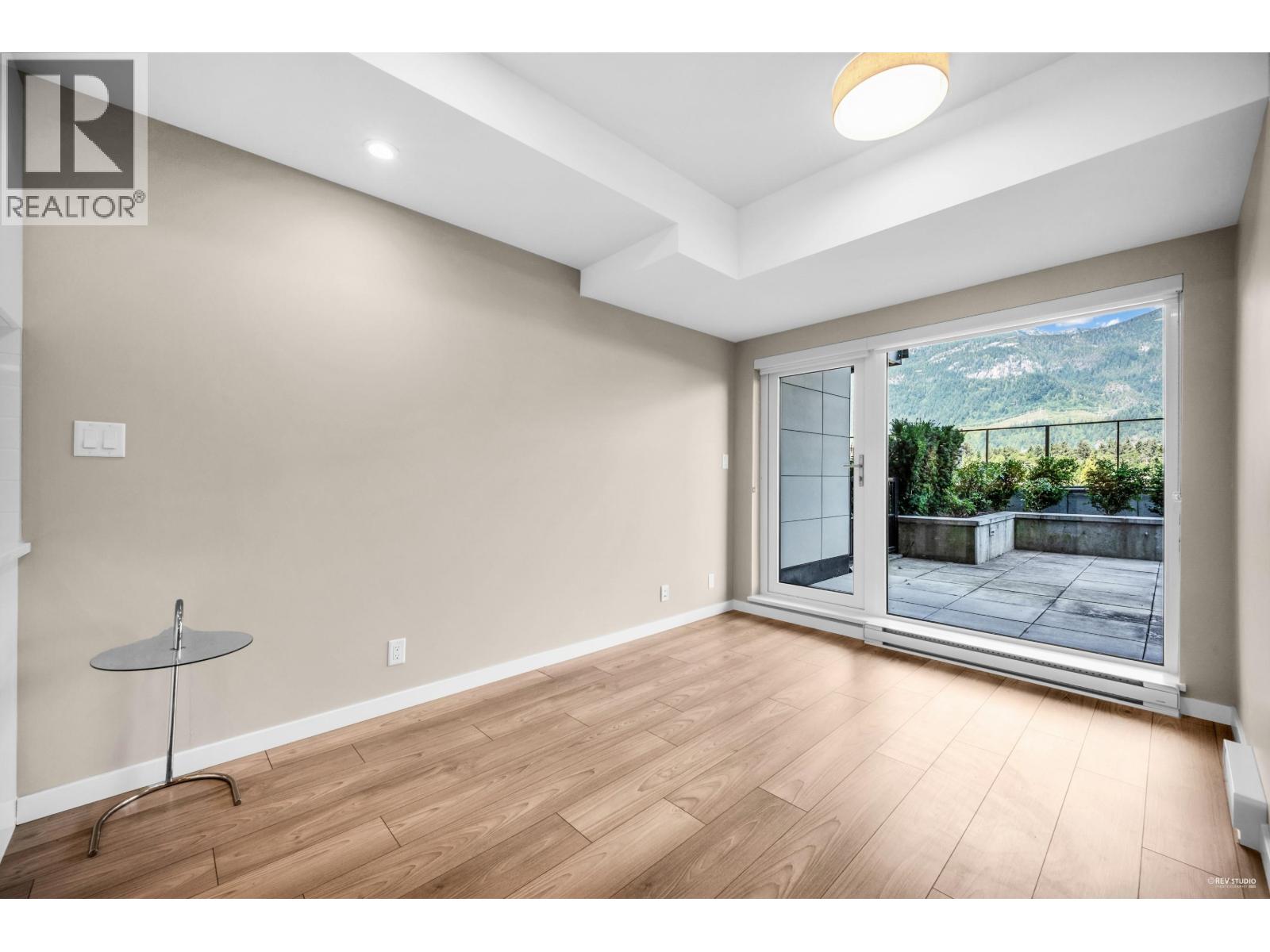 Photo 5 of 313 38033 Second Avenue, Squamish BC