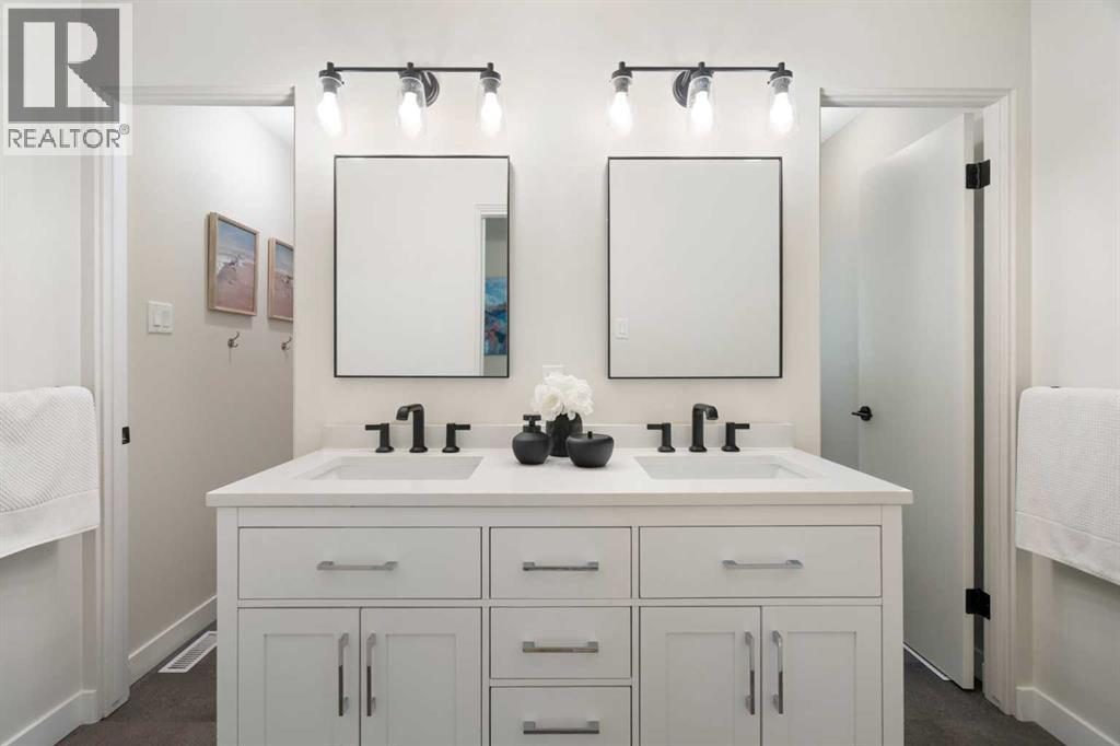 Photo 14 of 419 Willamina Crescent Se, Calgary AB