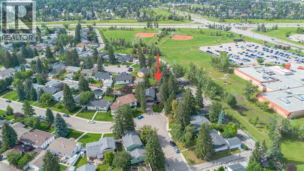 Photo 9 of 419 Willamina Crescent Se, Calgary AB