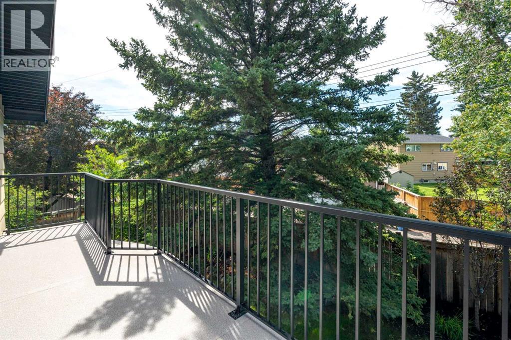 Photo 4 of 419 Willamina Crescent Se, Calgary AB