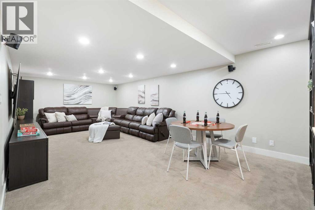 Photo 20 of 419 Willamina Crescent Se, Calgary AB