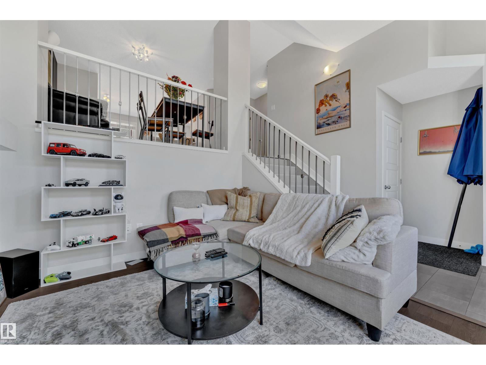 Photo 3 of 6 4470 Prowse Rd Sw, Edmonton AB