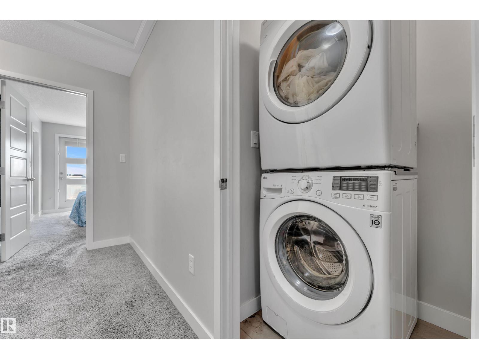 Photo 2 of 6 4470 Prowse Rd Sw, Edmonton AB