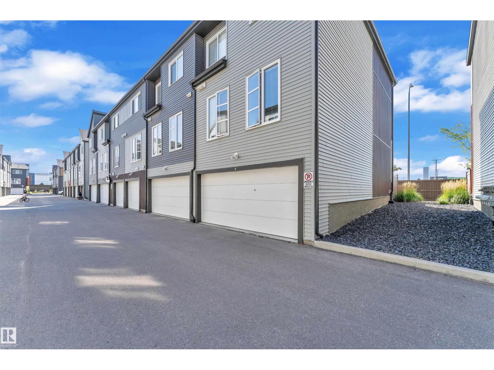 Photo 4 of 6 4470 Prowse Rd Sw, Edmonton AB