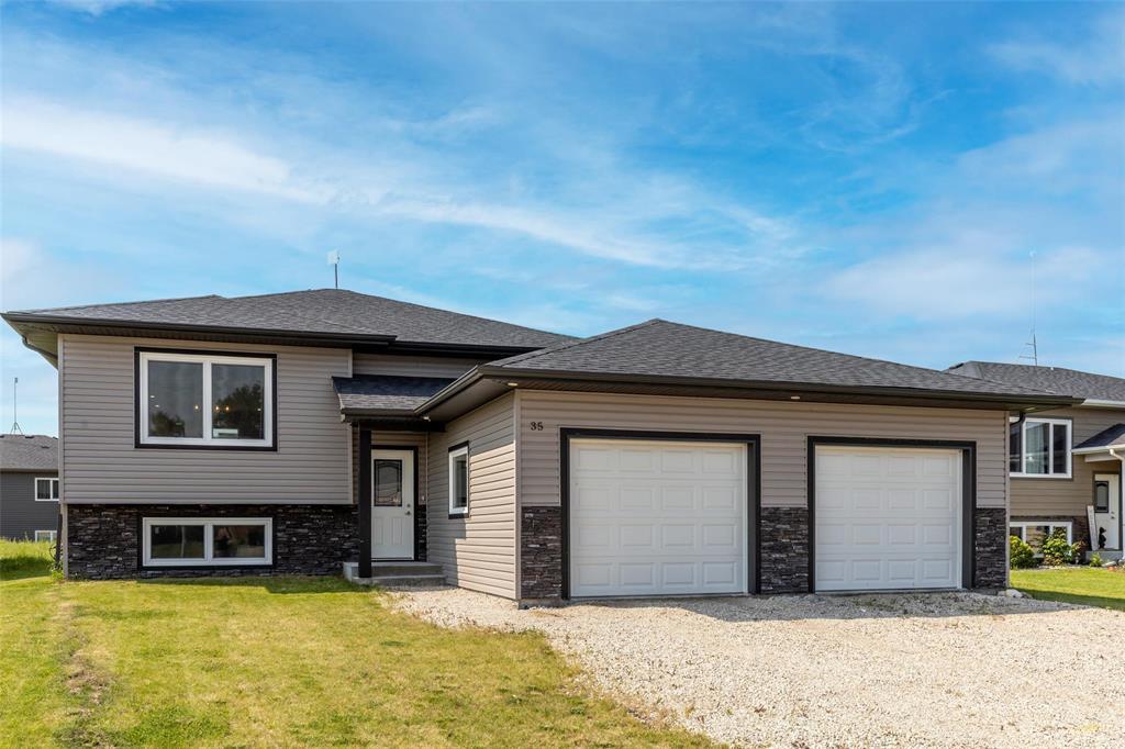 Photo 16 of 35 Mara Cove, Kleefeld MB