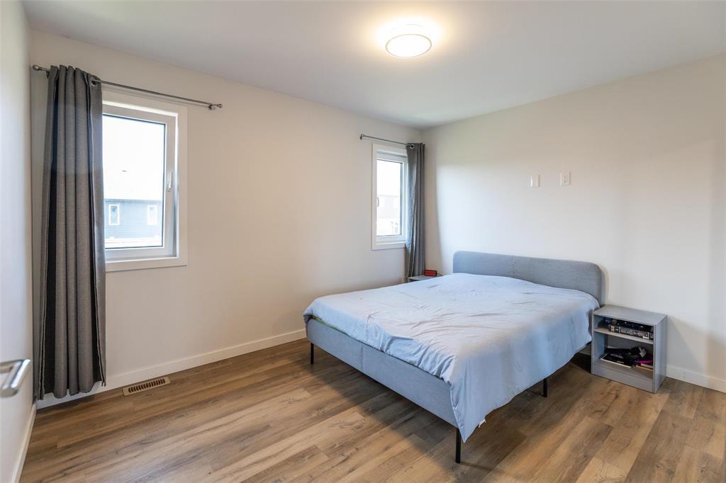 Photo 15 of 35 Mara Cove, Kleefeld MB