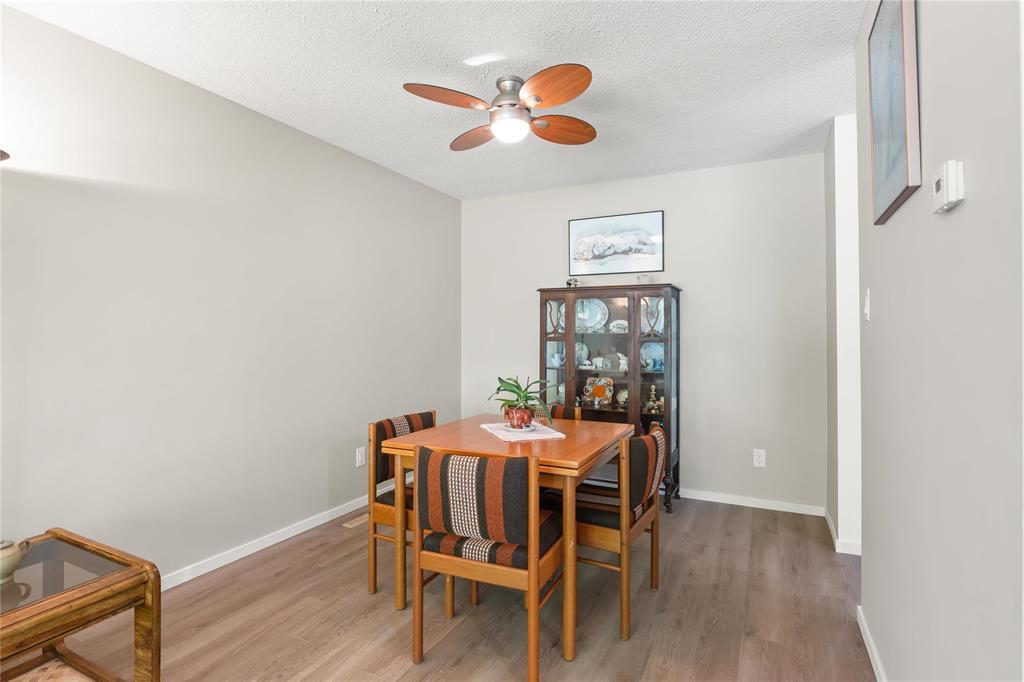 Photo 12 of 210 Hazelwood Crescent, Winnipeg MB
