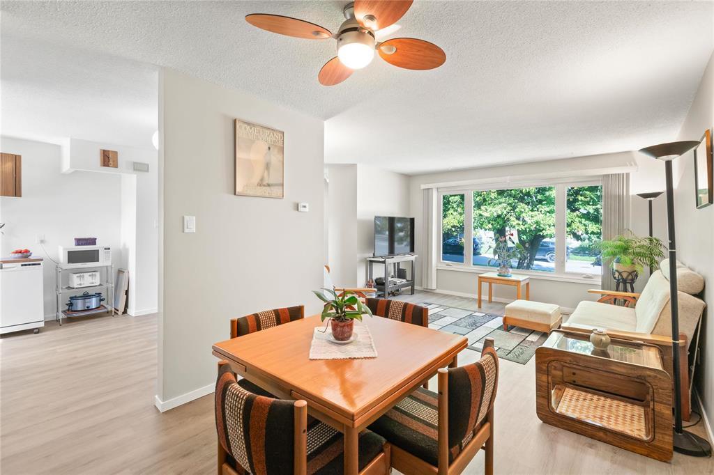 Photo 14 of 210 Hazelwood Crescent, Winnipeg MB