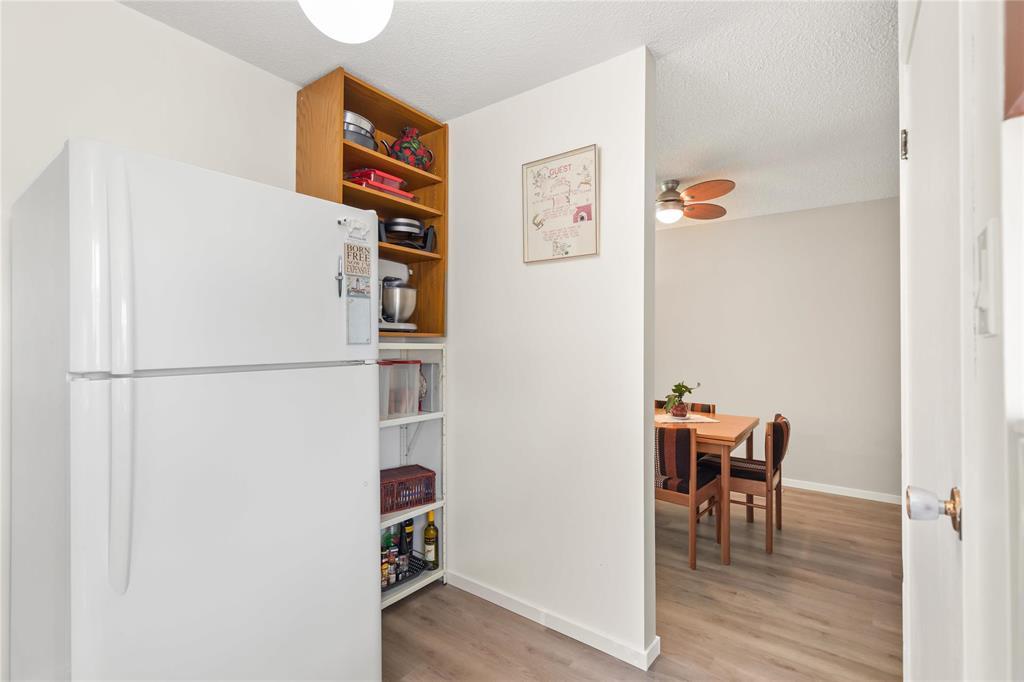 Photo 18 of 210 Hazelwood Crescent, Winnipeg MB