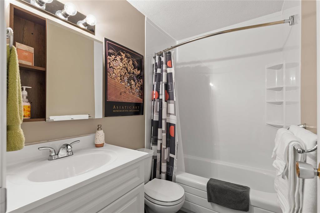 Photo 26 of 210 Hazelwood Crescent, Winnipeg MB