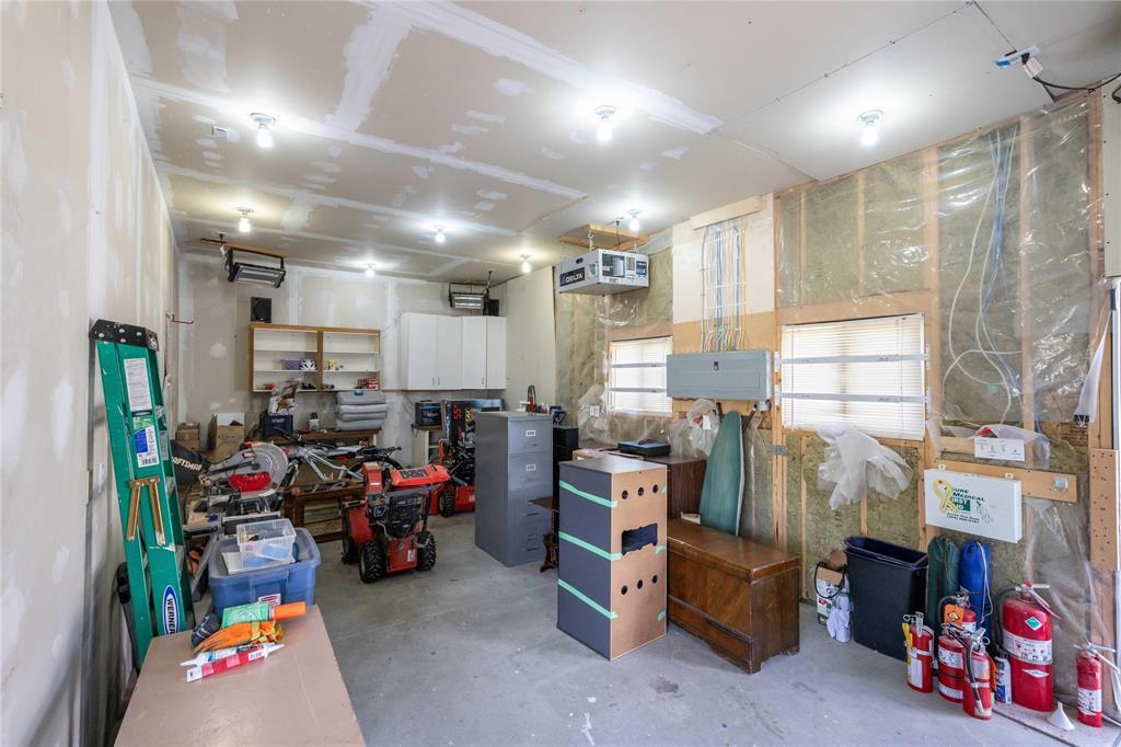 Photo 4 of 210 Hazelwood Crescent, Winnipeg MB