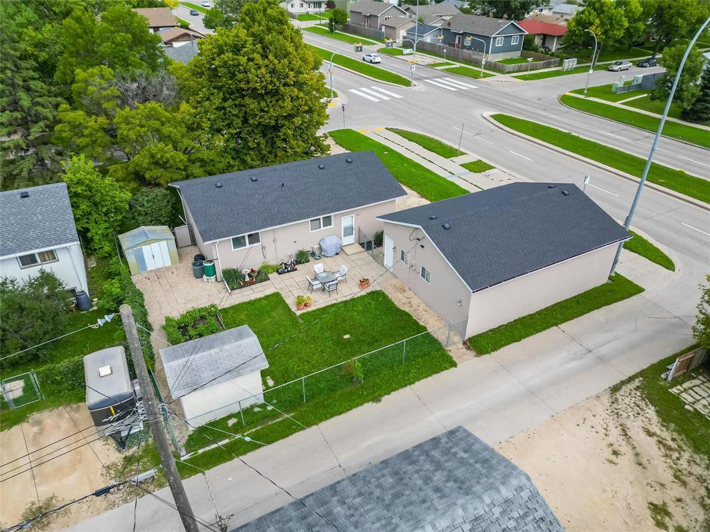 Photo 41 of 210 Hazelwood Crescent, Winnipeg MB