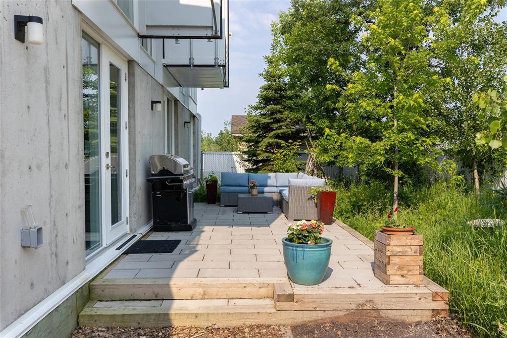Photo 1 of 131 College Avenue, Kleefeld MB