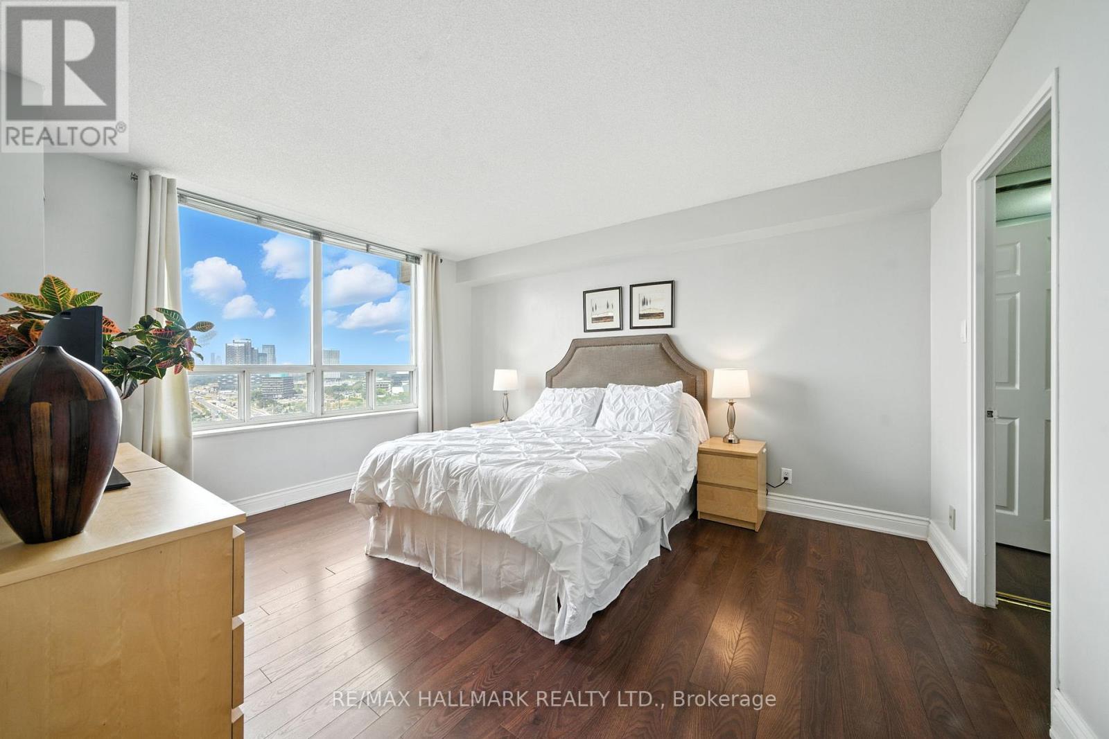 Photo 11 of 2002 215 Wynford Drive, Toronto ON