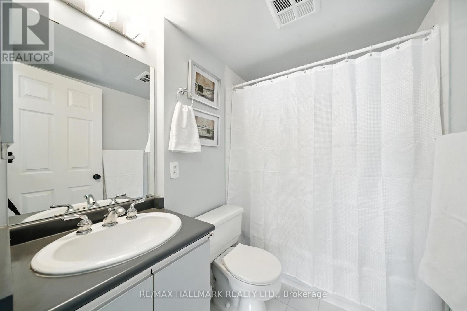 Photo 9 of 2002 215 Wynford Drive, Toronto ON