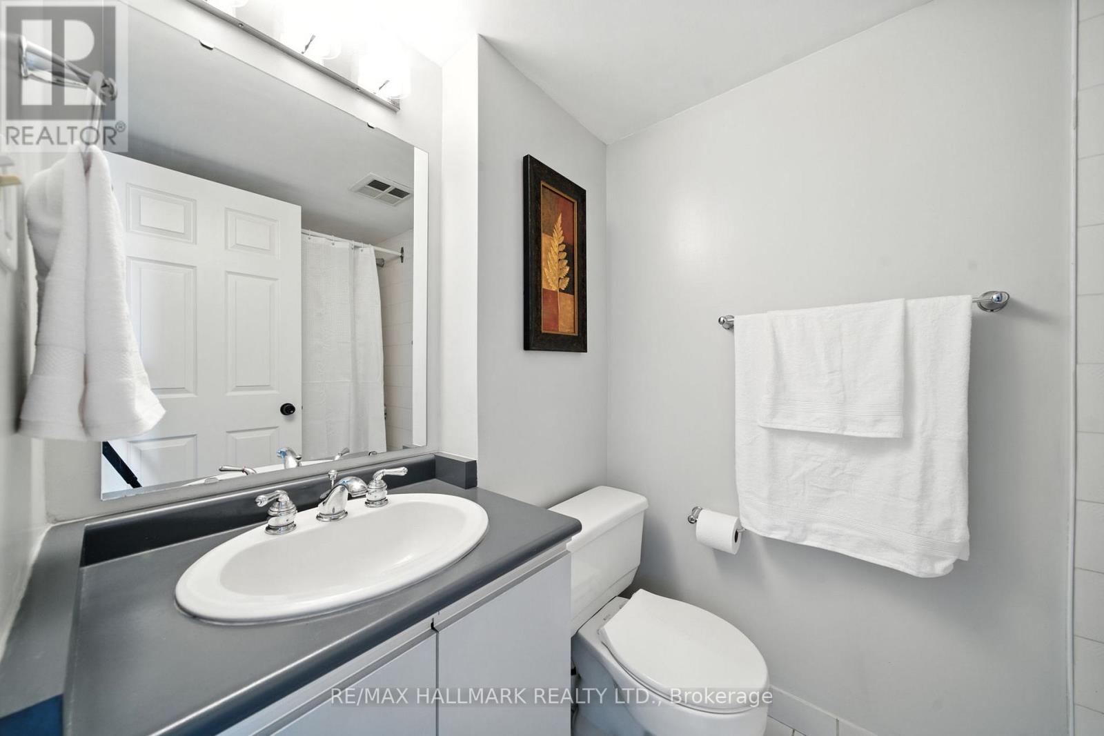 Photo 4 of 2002 215 Wynford Drive, Toronto ON