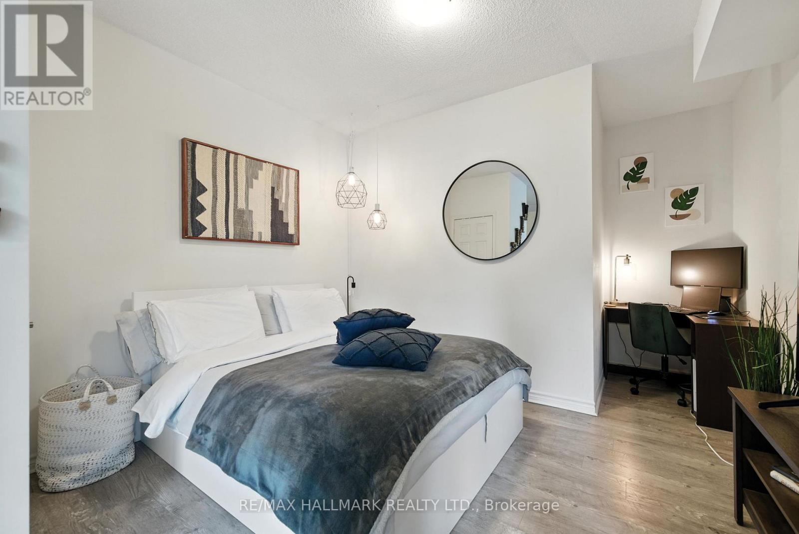 Photo 20 of 301 25 Lower Simcoe Street, Toronto ON