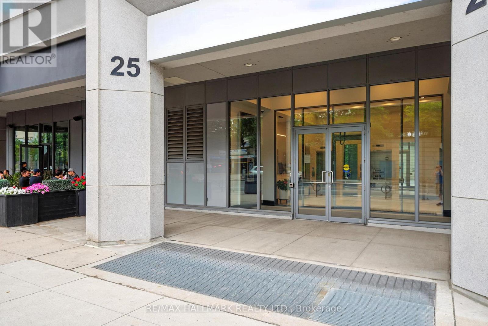 Photo 4 of 301 25 Lower Simcoe Street, Toronto ON