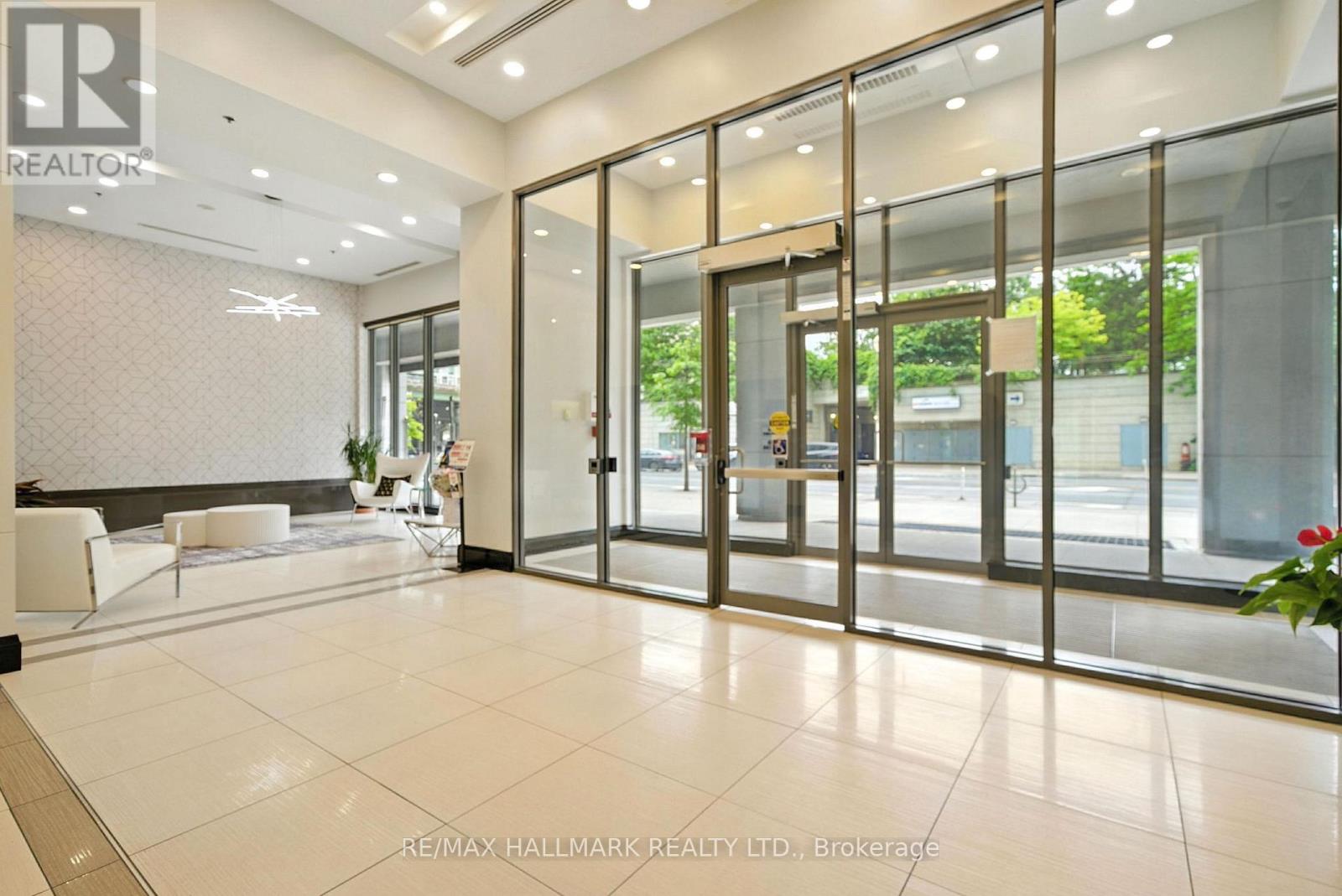 Photo 6 of 301 25 Lower Simcoe Street, Toronto ON