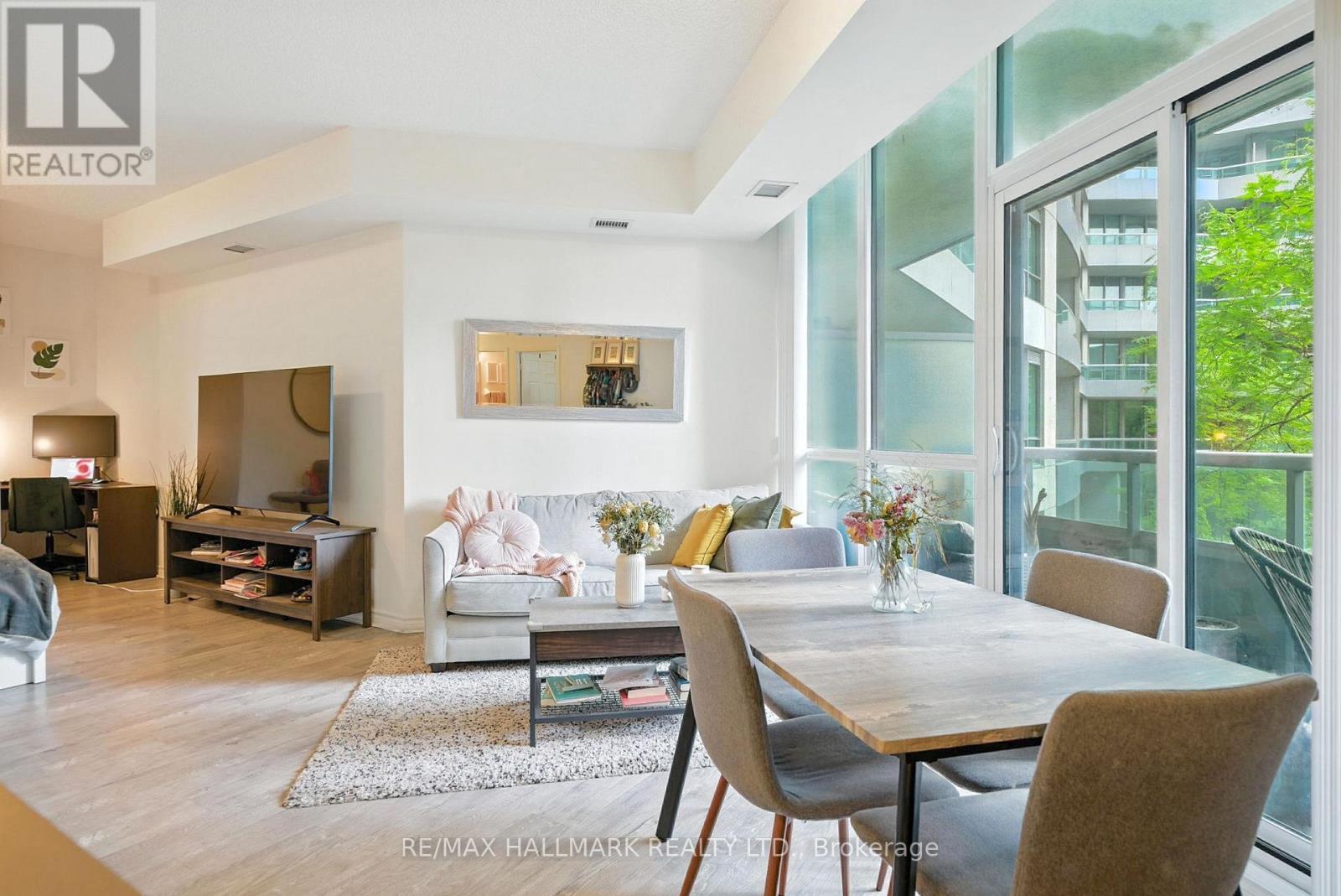 Photo 14 of 301 25 Lower Simcoe Street, Toronto ON