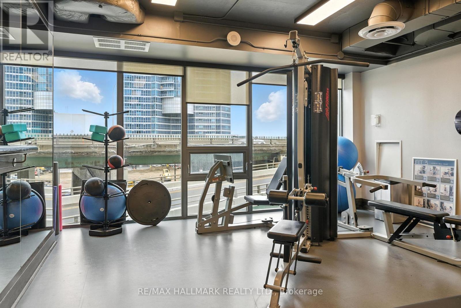 Photo 28 of 301 25 Lower Simcoe Street, Toronto ON