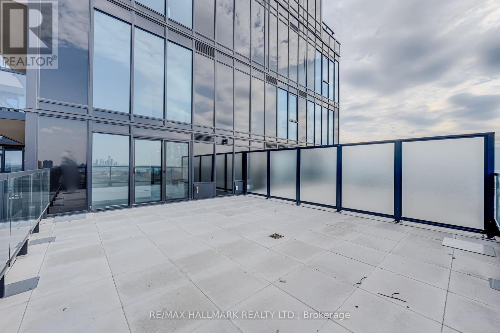 Photo 7 of 1208 270 Dufferin Street W, Toronto ON