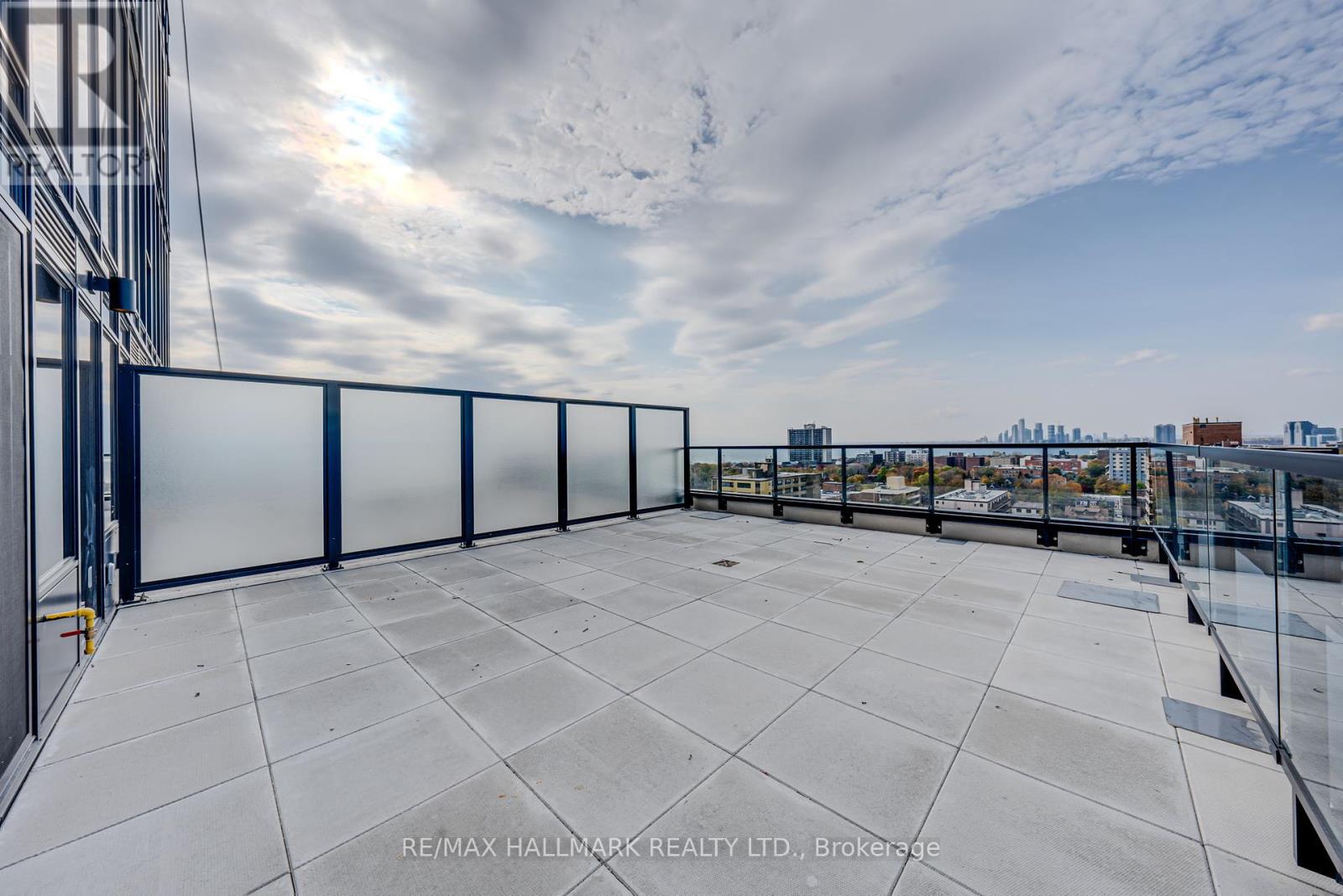 Photo 26 of 1208 270 Dufferin Street W, Toronto ON